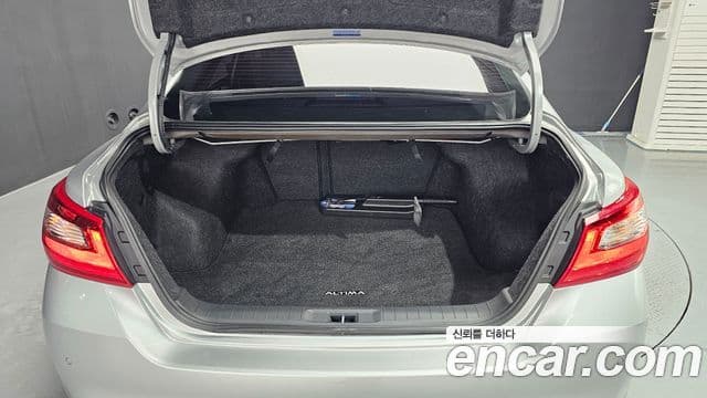 Nissan 알티마 L33, 2017 20