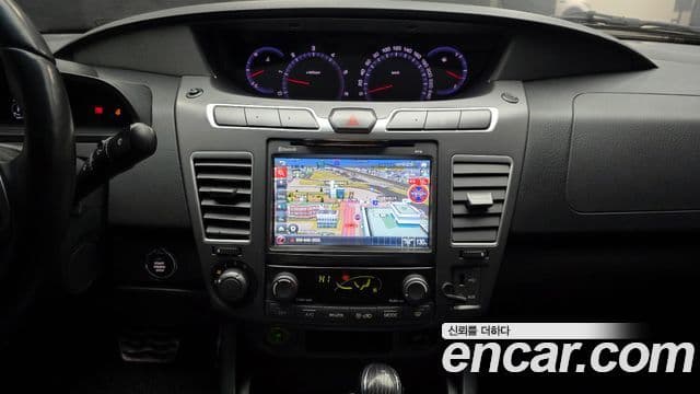 KG모빌리티(SsangYong) Korando 투리스모 4WD TX 9인승, 2018 14