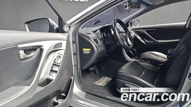 Hyundai Avante MD M16 GDI Avenue, 2014 10