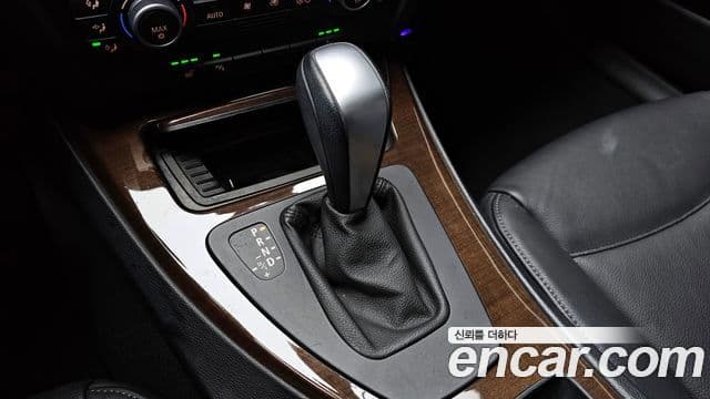 BMW 3시리즈 (E90) 320i седан, 2009 9