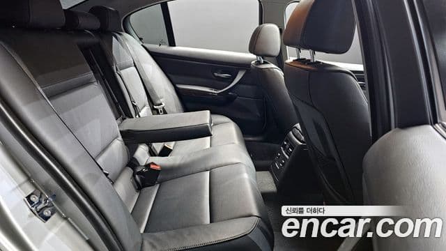 BMW 3시리즈 (E90) 320i седан, 2009 12