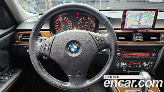 BMW 3시리즈 (E90) 320i седан, 2009 13