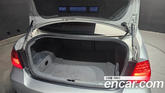 BMW 3시리즈 (E90) 320i седан, 2009 20