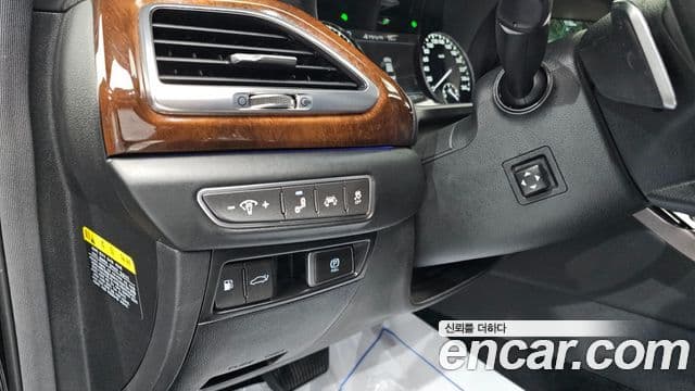 Genesis EQ900 Prestige, 2018 14