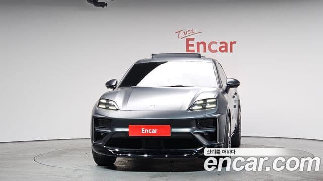 Porsche Macan EV турбо, 2025 3