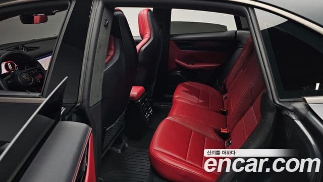 Porsche Macan EV турбо, 2025 12