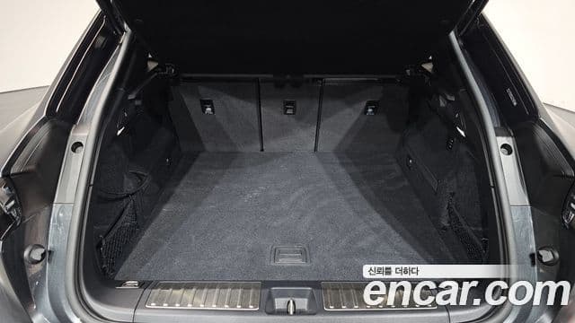 Porsche Macan EV турбо, 2025 19