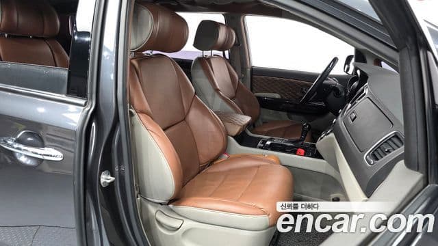 Kia All New Carnival VIP, 2016 8