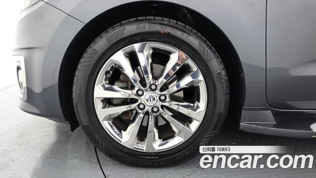 Kia All New Carnival VIP, 2016 20