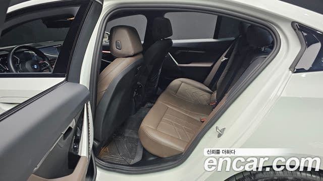 BMW 5시리즈 (G60) 520i M Sport, 2025 12