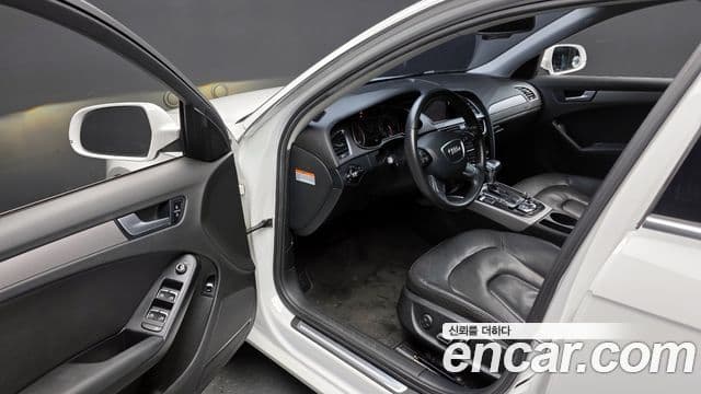 Audi New A4 B8, 2013 11