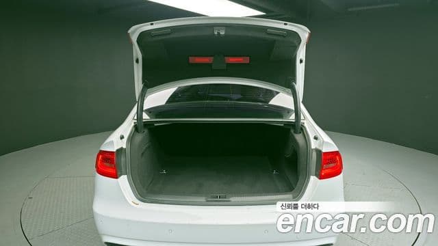 Audi New A4 B8, 2013 20