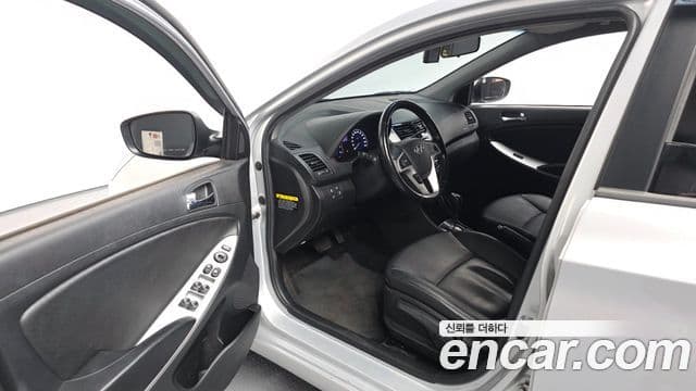 Hyundai Accent(новый кузов / новое поколение) Modern, 2015 10