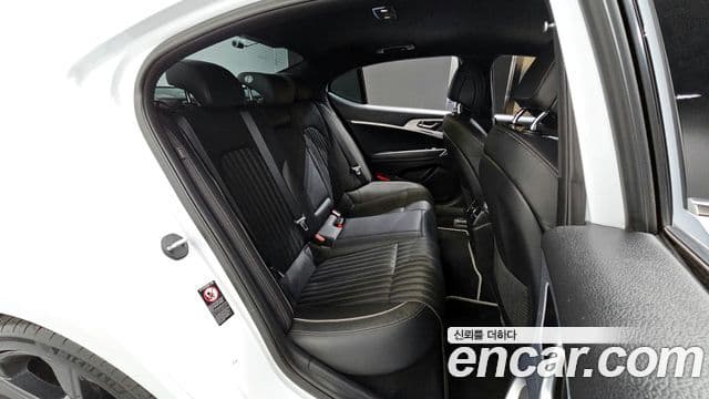 Genesis G70 Elite, 2019 12