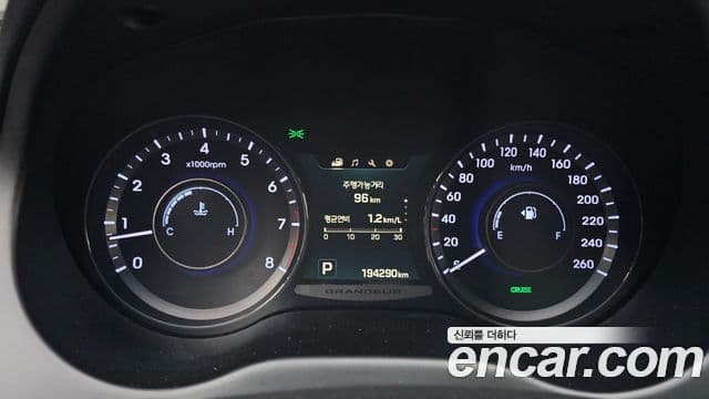 Hyundai Grandeur HG Premium, 2016 8
