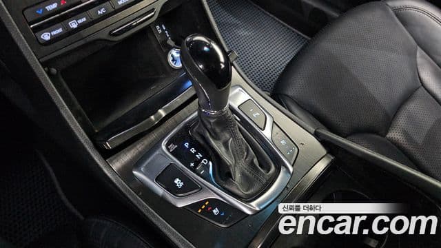 Hyundai Grandeur HG Premium, 2016 9
