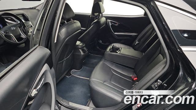 Hyundai Grandeur HG Premium, 2016 11