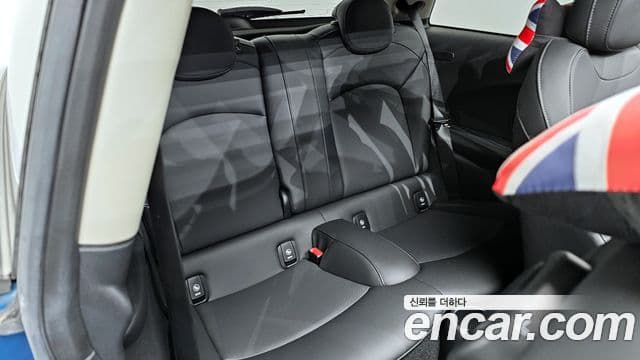 Mini Cooper 3세대, 2022 12