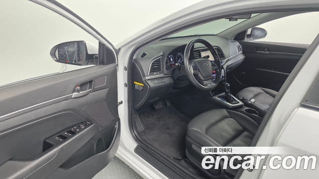 Hyundai Avante AD Modern, 2018 10