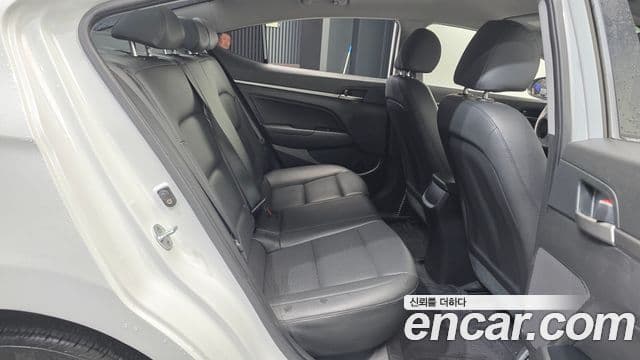 Hyundai Avante AD Modern, 2018 12