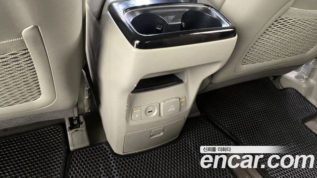 Kia All New Carnival Prestige, 2016 17