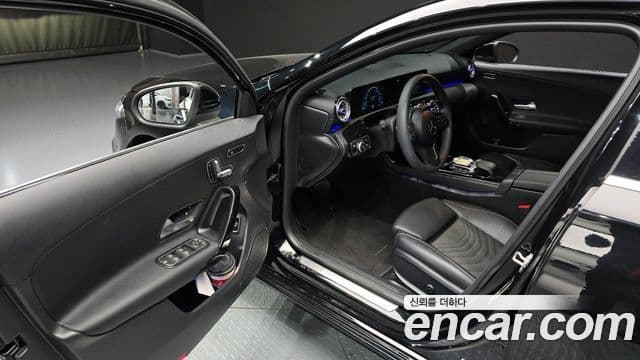 Mercedes-Benz A-класс W177 A220 седан, 2020 10