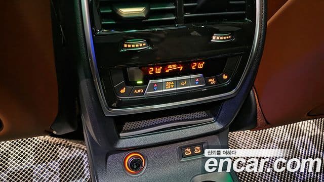 BMW X7 (G07) M60i xDrive M Sport 6인승, 2024 13