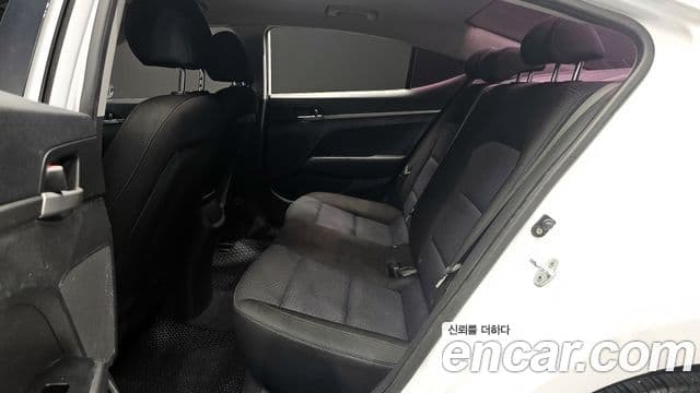 Hyundai Avante AD Style, 2016 12