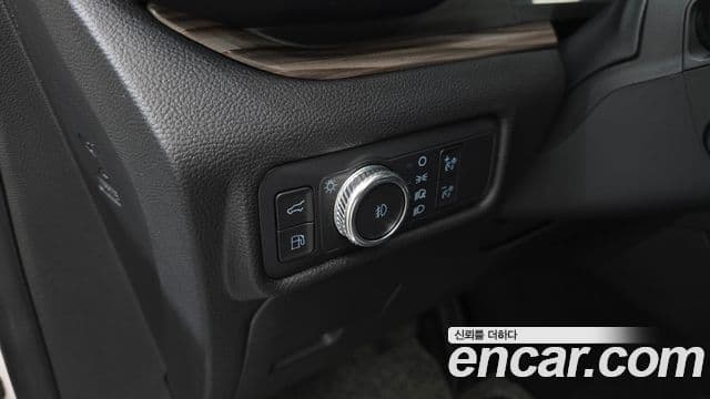 Ford Explorer 6세대, 2022 15