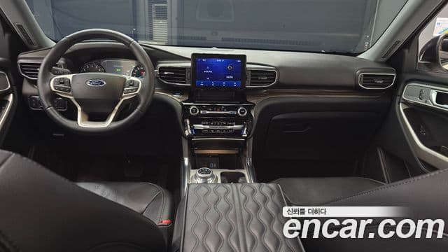 Ford Explorer 6세대, 2022 18