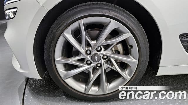 Genesis The / новый New G70, 2022 все фото