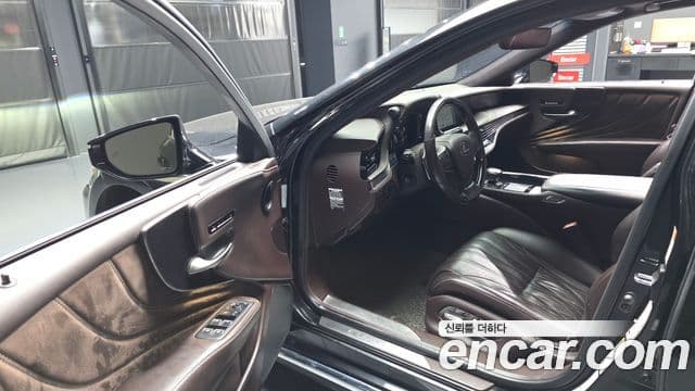 Lexus LS500h 5세대 3.5 Luxury AWD, 2018 10