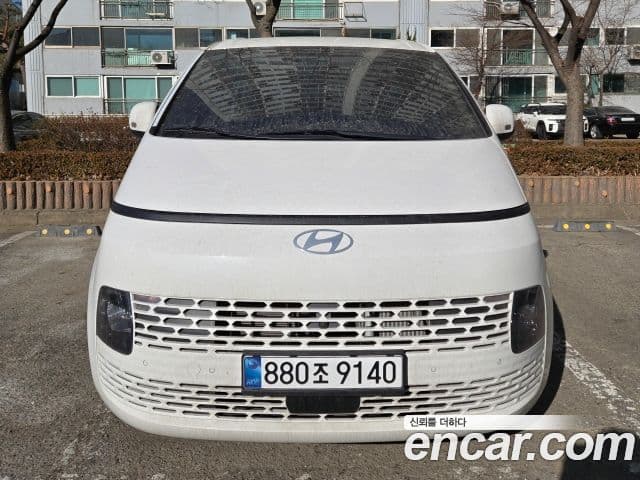 Hyundai Staria Modern, 2025 1