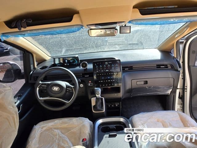 Hyundai Staria Modern, 2025 13