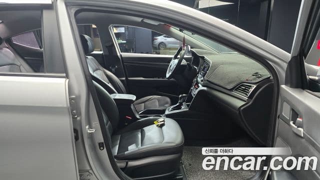 Hyundai Avante AD 1.6 GDI Value Plus, 2018 10