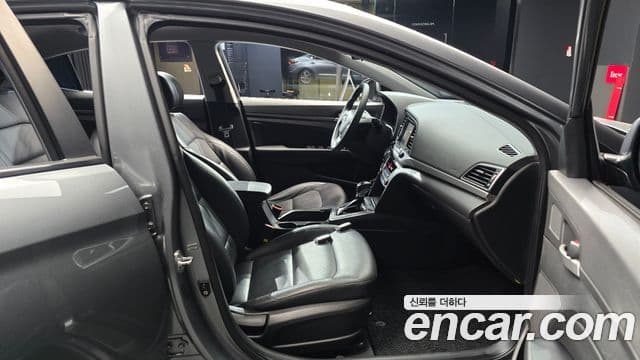 Hyundai Avante AD 1.6 GDI Value Plus, 2017 10