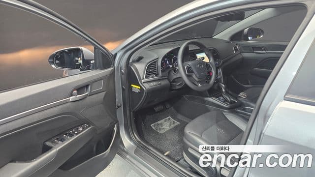 Hyundai Avante AD 1.6 GDI Value Plus, 2017 11