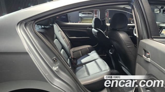 Hyundai Avante AD 1.6 GDI Value Plus, 2017 13