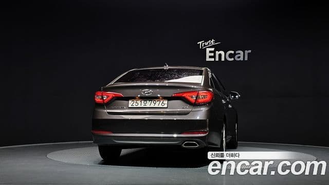 Hyundai LF Sonata Premium, 2017 4