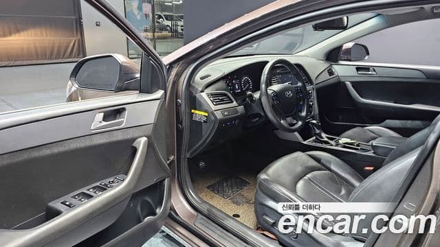 Hyundai LF Sonata Premium, 2017 11