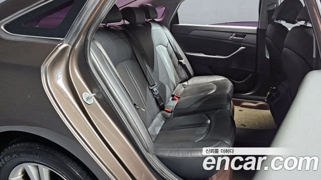 Hyundai LF Sonata Premium, 2017 12