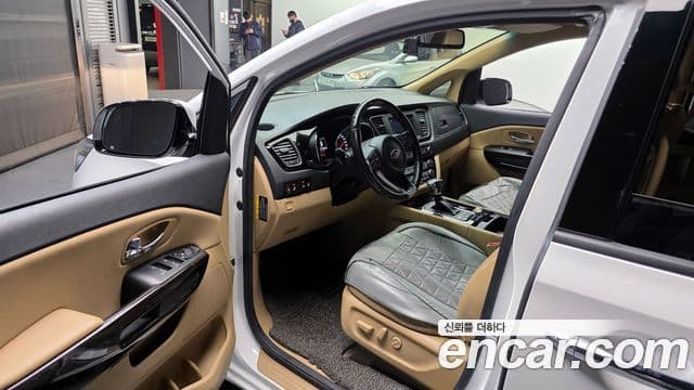 Kia All New Carnival VIP, 2018 10