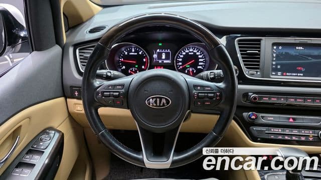 Kia All New Carnival VIP, 2018 13