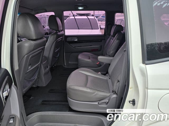 KG모빌리티(SsangYong) Korando 투리스모 4WD outdoor Edition 9인승, 2016 8