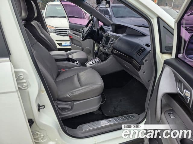 KG모빌리티(SsangYong) Korando 투리스모 4WD outdoor Edition 9인승, 2016 9