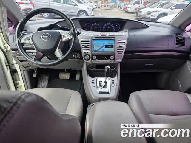 KG모빌리티(SsangYong) Korando 투리스모 4WD outdoor Edition 9인승, 2016 11