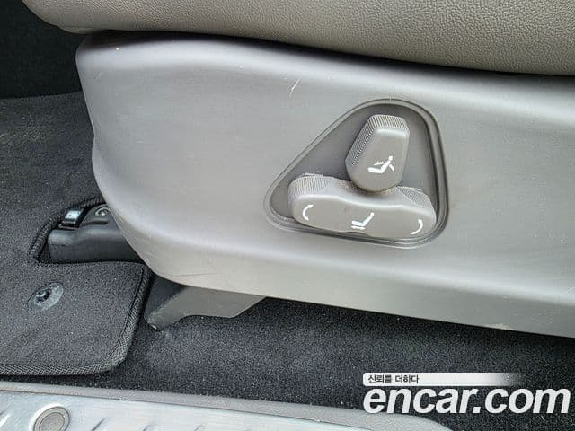 KG모빌리티(SsangYong) Korando 투리스모 4WD outdoor Edition 9인승, 2016 13