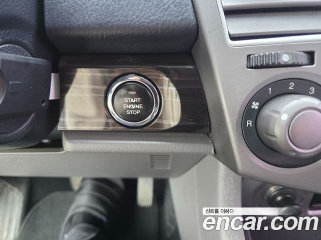 KG모빌리티(SsangYong) Korando 투리스모 4WD outdoor Edition 9인승, 2016 17