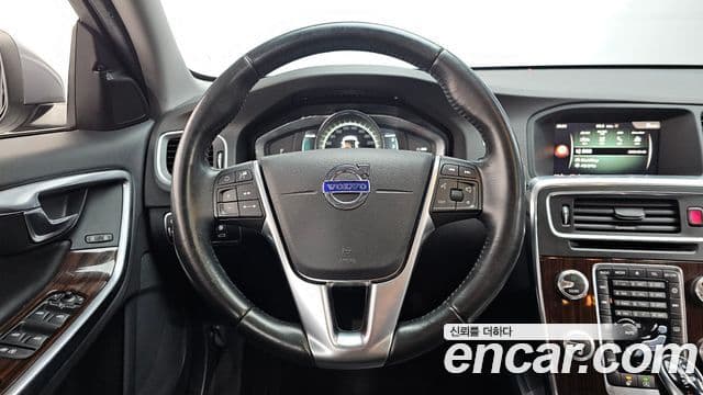 Volvo S60 2세대, 2018 13