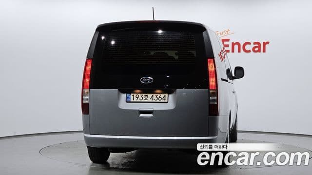 Hyundai Staria Modern, 2023 4